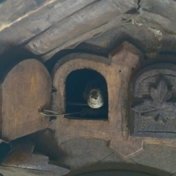 ^!^ SOLD ^!^ Antique Cuckoo Clock (needs love) - Picture 3 of 14